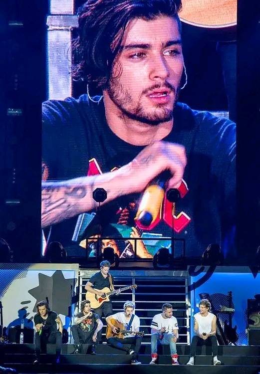 ZaynDailyZone's tweet photo. Today 8 years ago Zayn Malik have had his last concert with One Direction! https://t.co/tKrTTiakzG