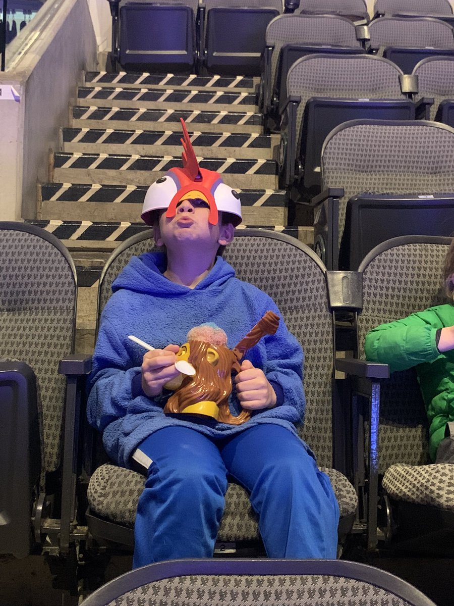 #DisneyonIce