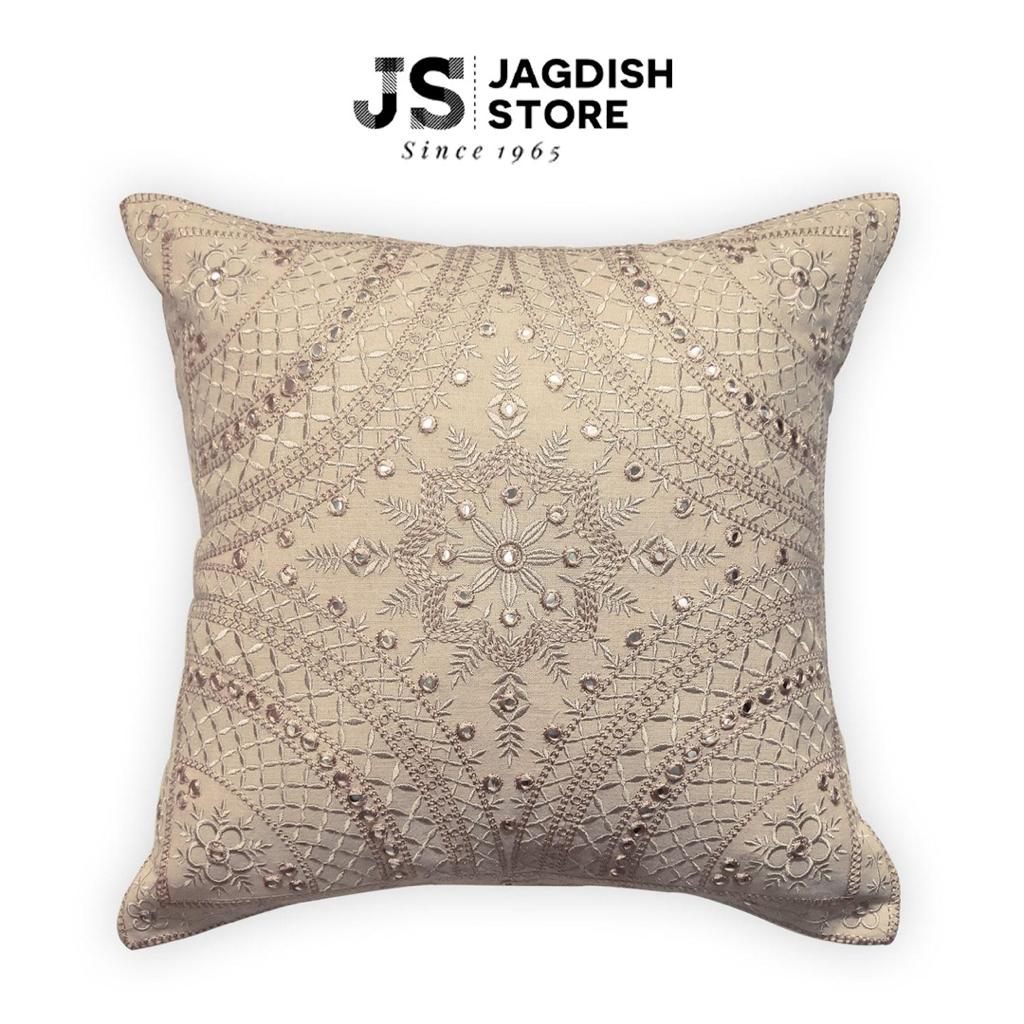 jagdishstoreind's tweet photo. Love light shaded palettes for your room? 
Then these embroidered cushions are a must to add to your seating areas which completely change the appearance of your living spaces.

Visit our online store today, 👉 link in bio.

#JagdishStore #LuxuryHomes  #Cushions https://t.co/RMfU2L1z2d