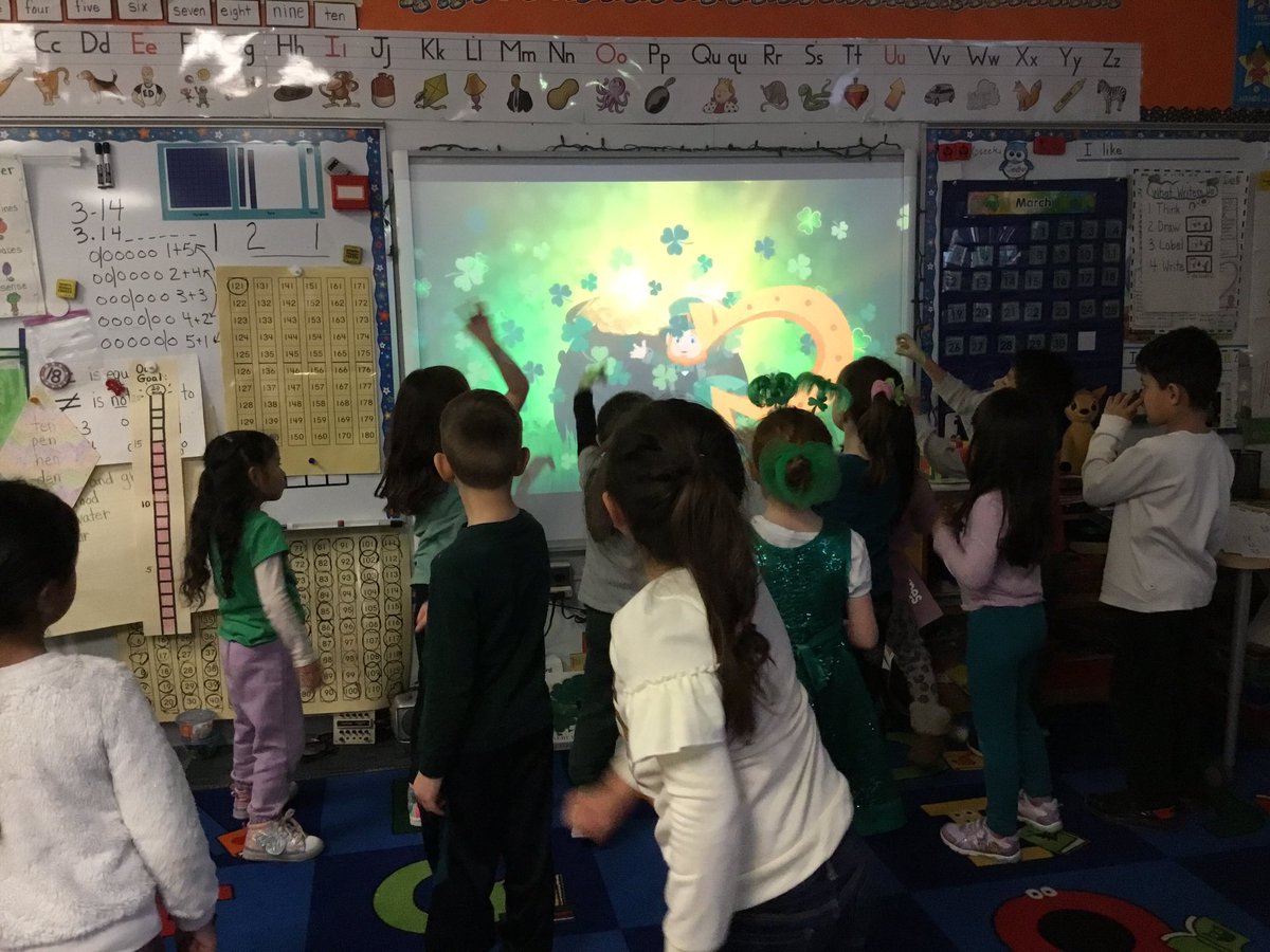 MrsDeAngelisRH's tweet photo. That was Happy Saint Patrick’s Day! lol @RobertHunterES @FlemRarSchools https://t.co/ssQGQHWIjf