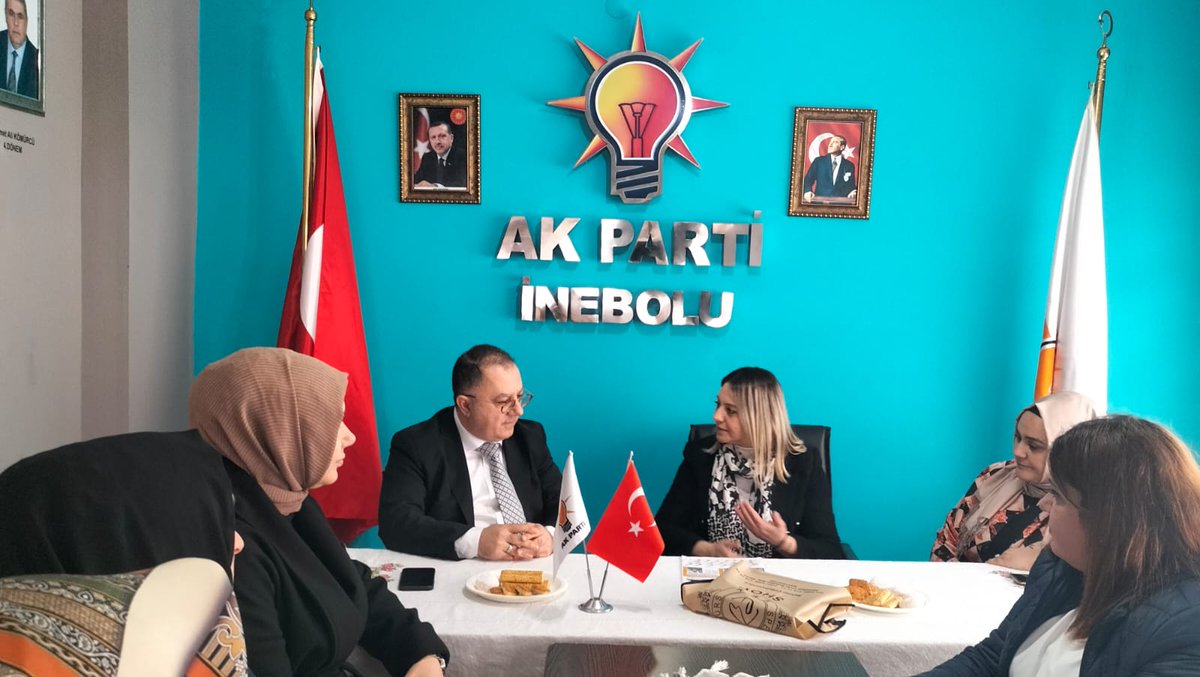 serap_ekmekci's tweet photo. Kurtuluş Savaşımızın anıtlaşan kahraman ilçesi, İstiklal Yolu'nun başlangıcı, Karadeniz'in incisi İnebolu..
Belediye Başkanımız Mustafa Huner Özay, değerli eşi Dilek Özay ve Kadın Kolları üyelerimizle bir araya geldik, görüş alışverişinde bulunduk. 
@AKKADINGM 
@inebolubelediye https://t.co/se6VqbQVcD