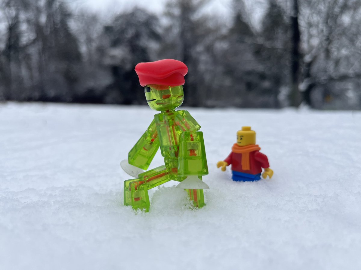 Lego_Stikbot's tweet photo. Today it snowed in the area and Lego and Stikbot decided to take some pictures! They had a lot of fun in the snow and they hope you enjoy these pictures. Happy snow day!

#lego #stikbot #photography #photo #snow #snowday #winter https://t.co/1VS7NJNeSq
