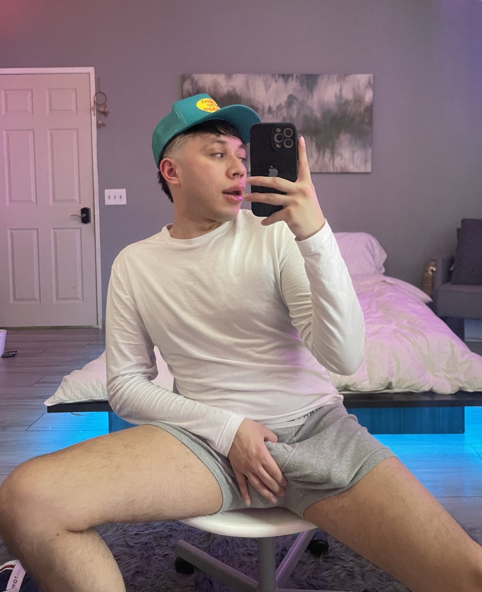wbuaaronn's tweet photo. can you take it? 😈 https://t.co/9vrVnndMFJ