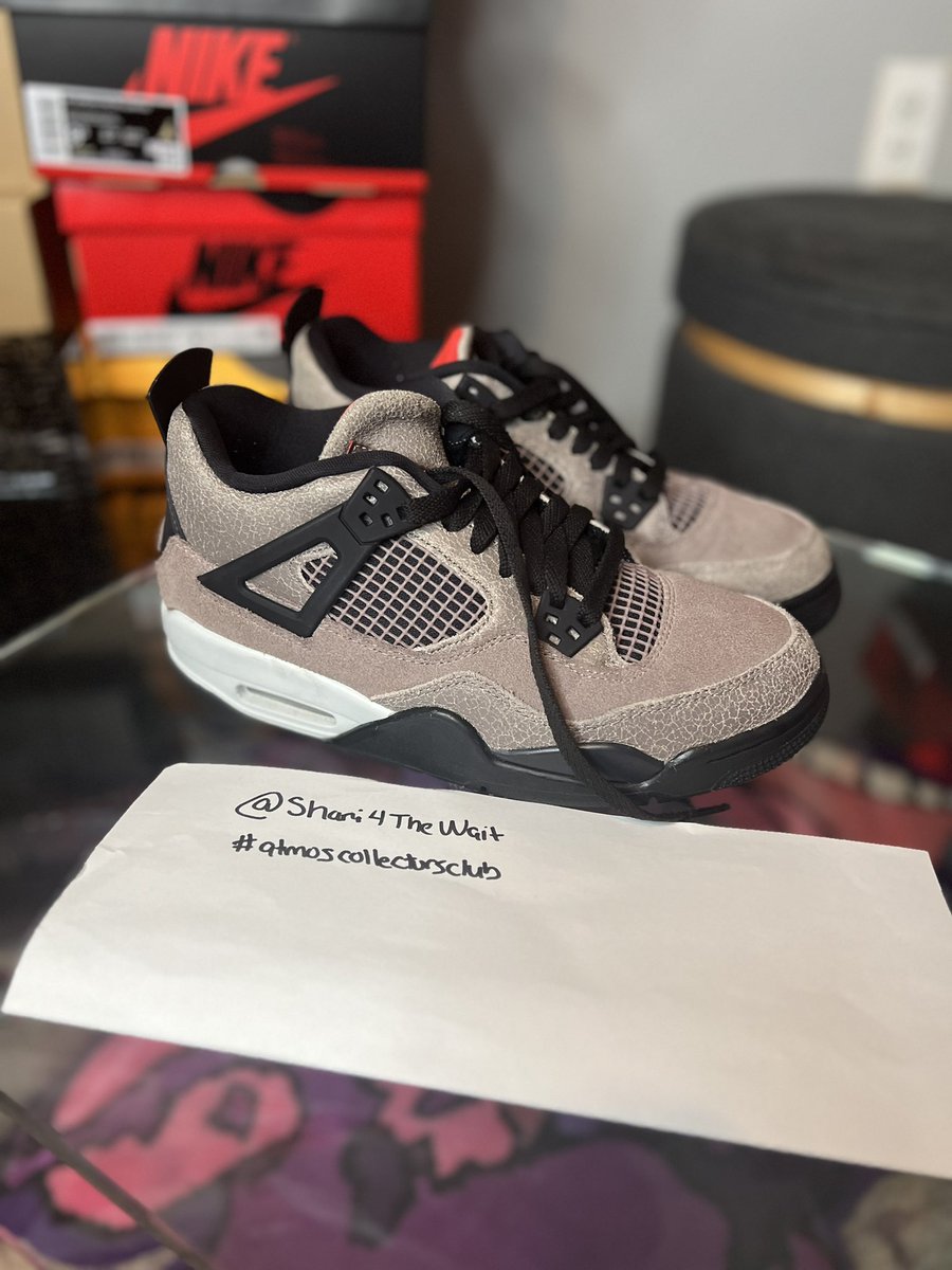 Shari4TheWait's tweet image. #atmoscollectorsclub #atmosdc Size 7
First row across!!
I wear my shoes!! As you can see every pair is worn! I would like these for the toe! Please pick me 🙏🏾😌