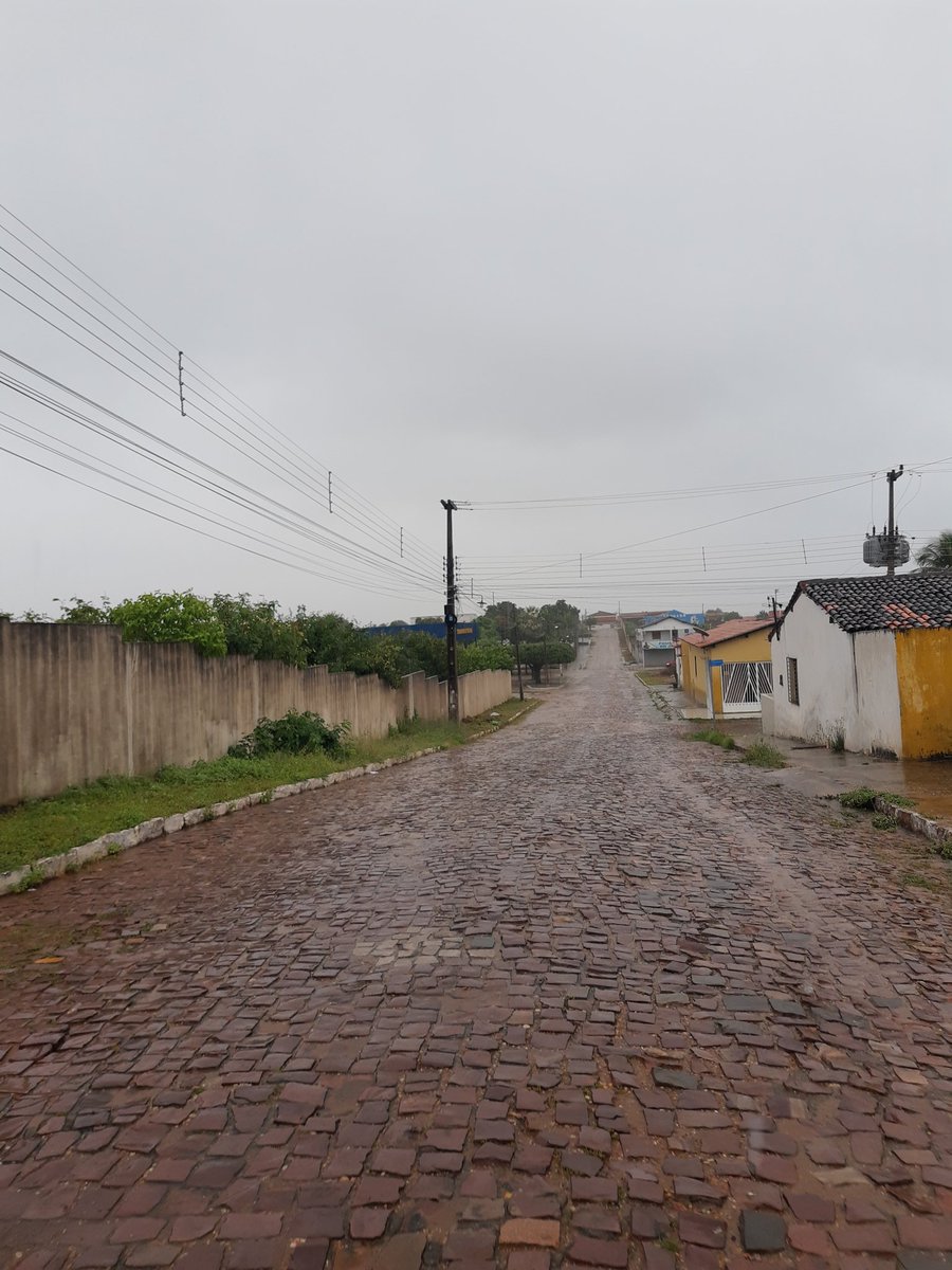 thescoborges's tweet photo. Ir para o trabalho debaixo de chuva é outro nível.
#Chuva #ChuvaPI #SãoJoãodoPiaui https://t.co/JgGeLEBYlR