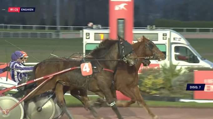 EAurmath's tweet image. 3ème victoire de l'écurie avec Juvenia du closet à Enghien le 17/03 dans le Prix de Preuilly 
#letrot 
#juveniaducloset
#Enghien 
#yoannlebourgeois