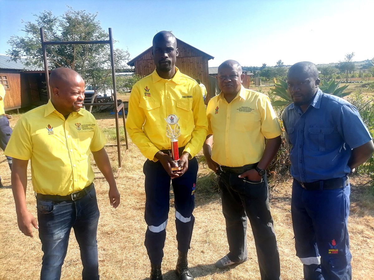 wo_fire's tweet photo. The competition spirit is still high at the Working on Fire-Kishugu JV Limpopo #YellowCardTrainingCamp, with firefighters giving their utmost best. https://t.co/9Gan86hssq