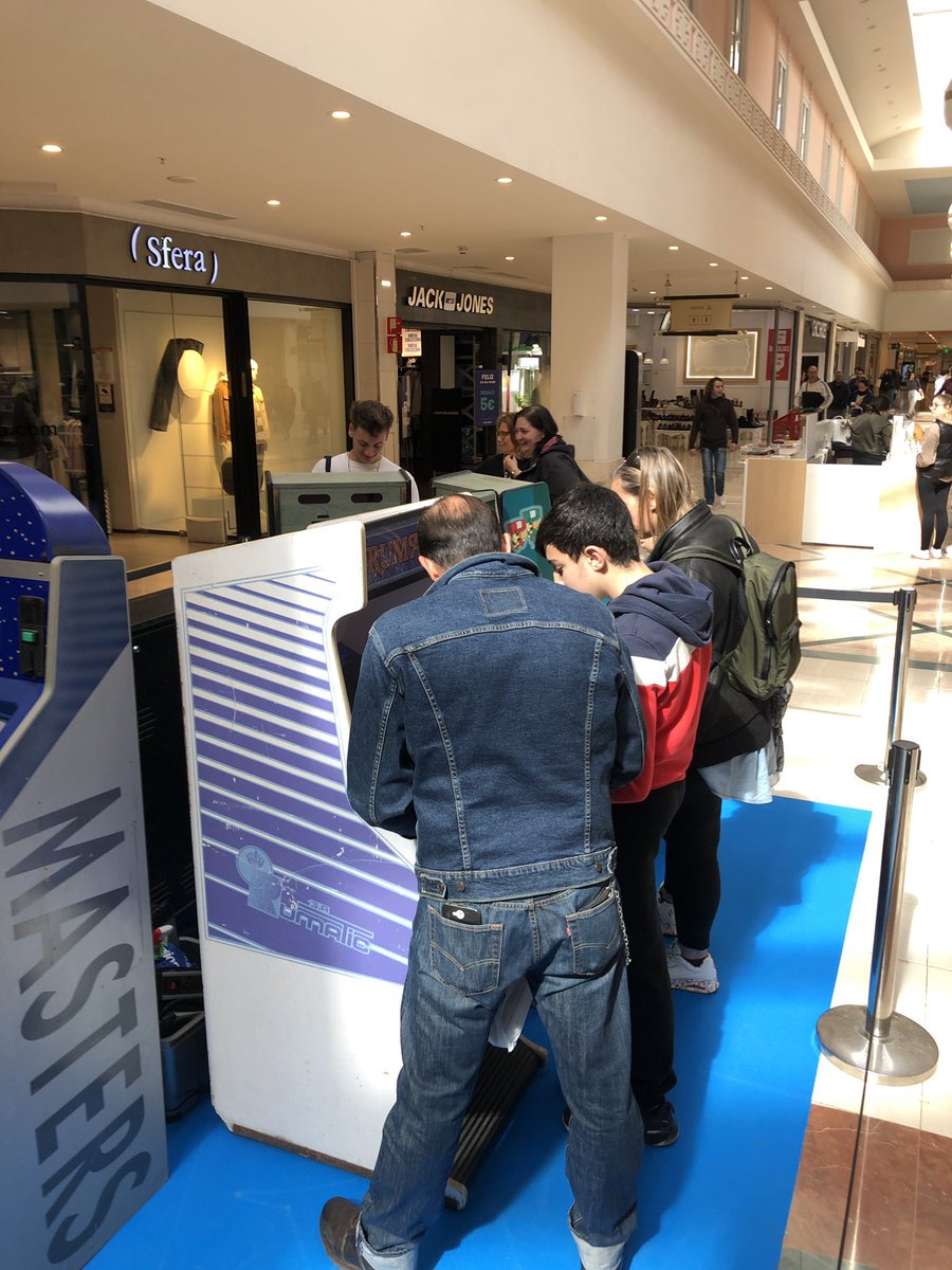 retroconsolas's tweet photo. Ya estamos abiertos en la zona de juego libre en @CCPlazaLoranca2 hasta el lunes incluido, os esperamos 😉 https://t.co/2epyC0I08i