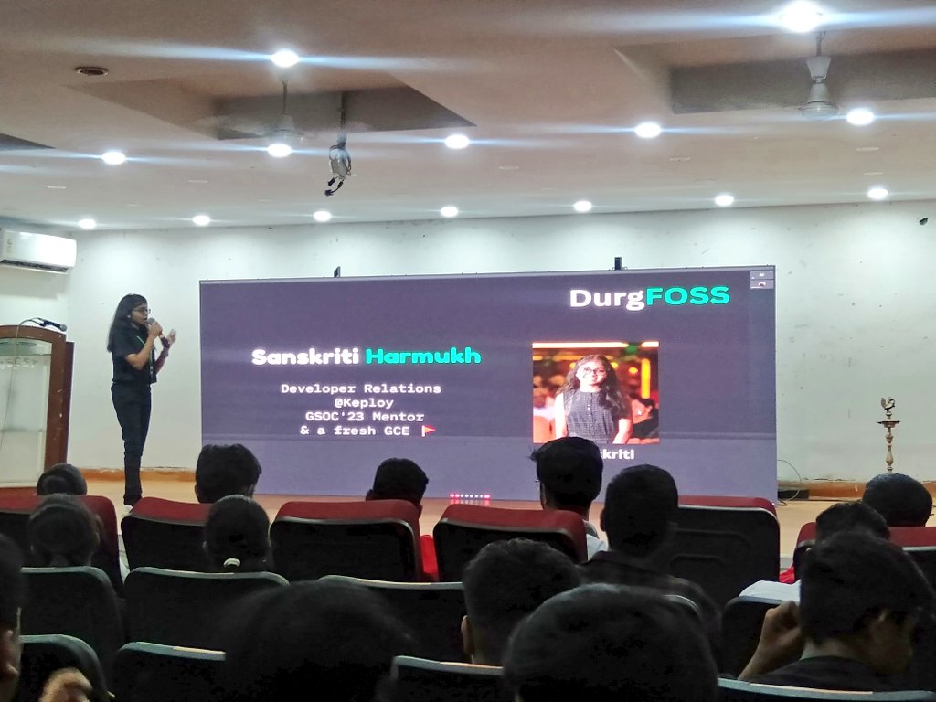 krishchopra22's tweet image. A few more... ✨
#DurgFOSS