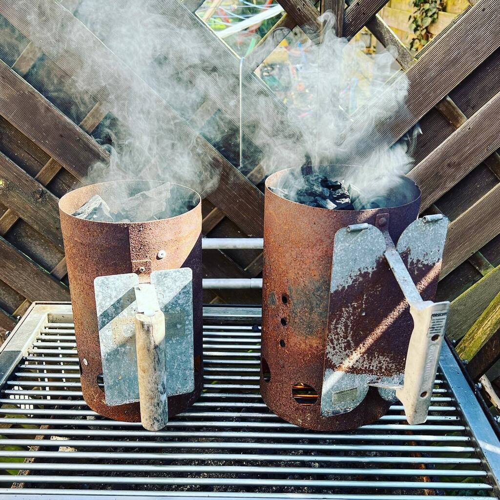 Die Grillkamine qualmen schon. #angrillen