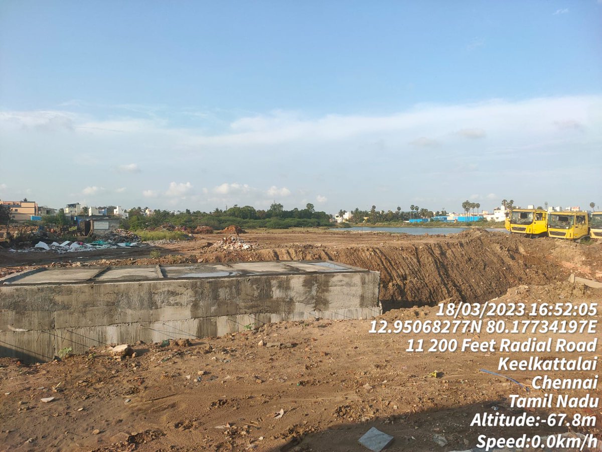 DavidManohar7's tweet photo. @CMOTamilnadu @evvelu @rnadh @ramsundaramTOI @Swedha_RK @anbuselvan_tnie @imranhindu  About 50' of Storm Water Drain of Highways Department has been constructed inside Keelkatalai Lake as the @Chengalpattu01 District Administration and PWD had failed to mark the boundary, https://t.co/yx2fxRuZJo