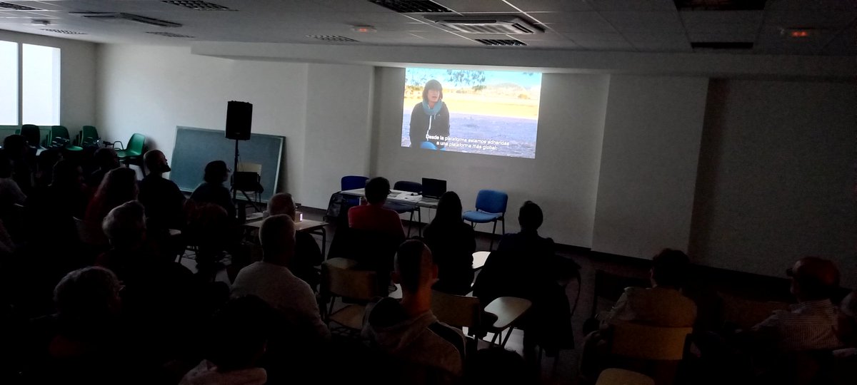 lorenaescandell's tweet photo. Projectem el documental "El preu del sol", de @sistemadelsolar, amb les companyes @PMonover i @ubiracional, perquè les centrals fotovoltàiques amenacen el territori i volem un model energètic just i participatiu. https://t.co/xWyGWEh01x
