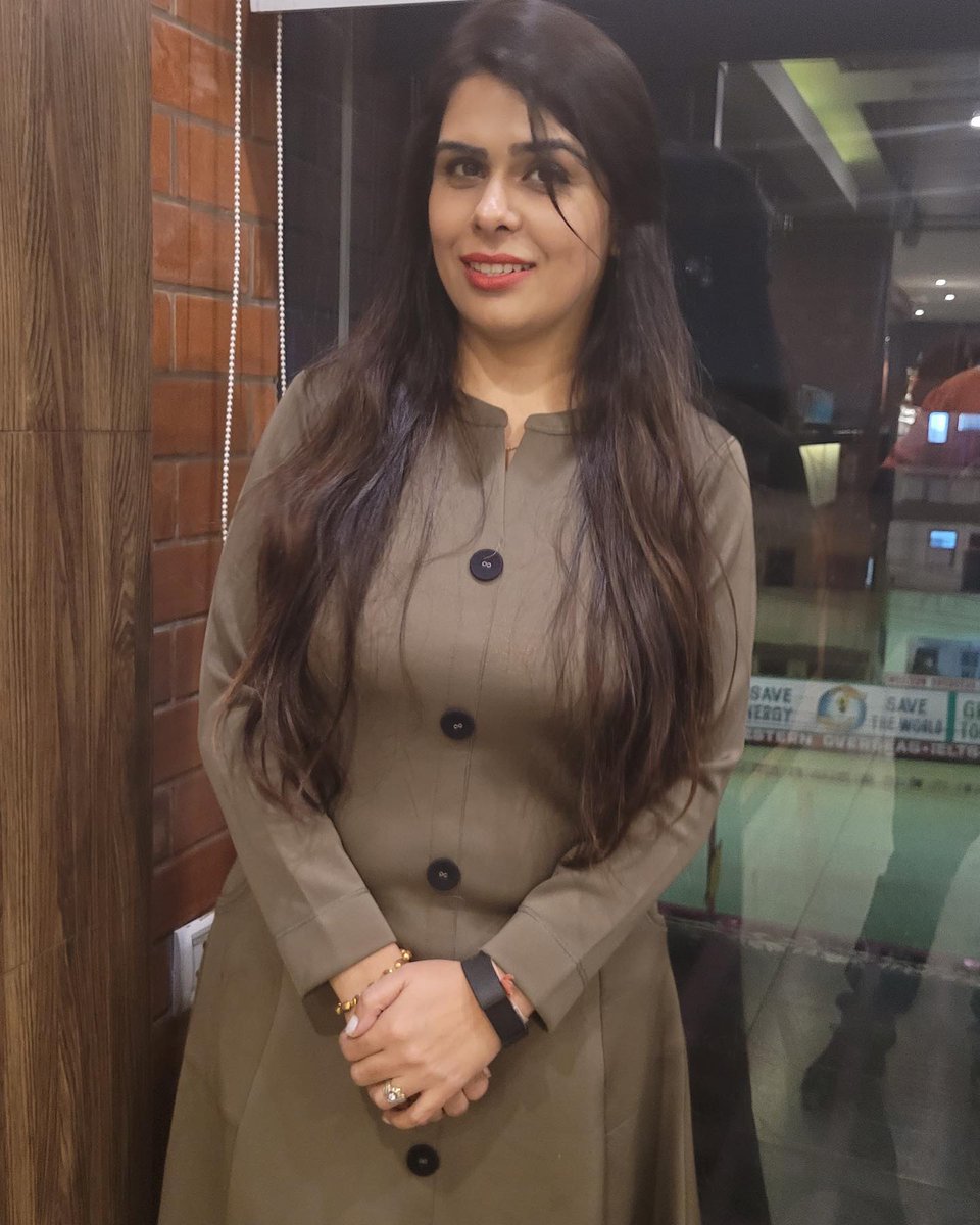 BajajGehna's tweet image. #newpost #photodaily #cameralover #instafashion #lightgreen #partynight #dressup #makeuplover #posesforpictures #lightsup