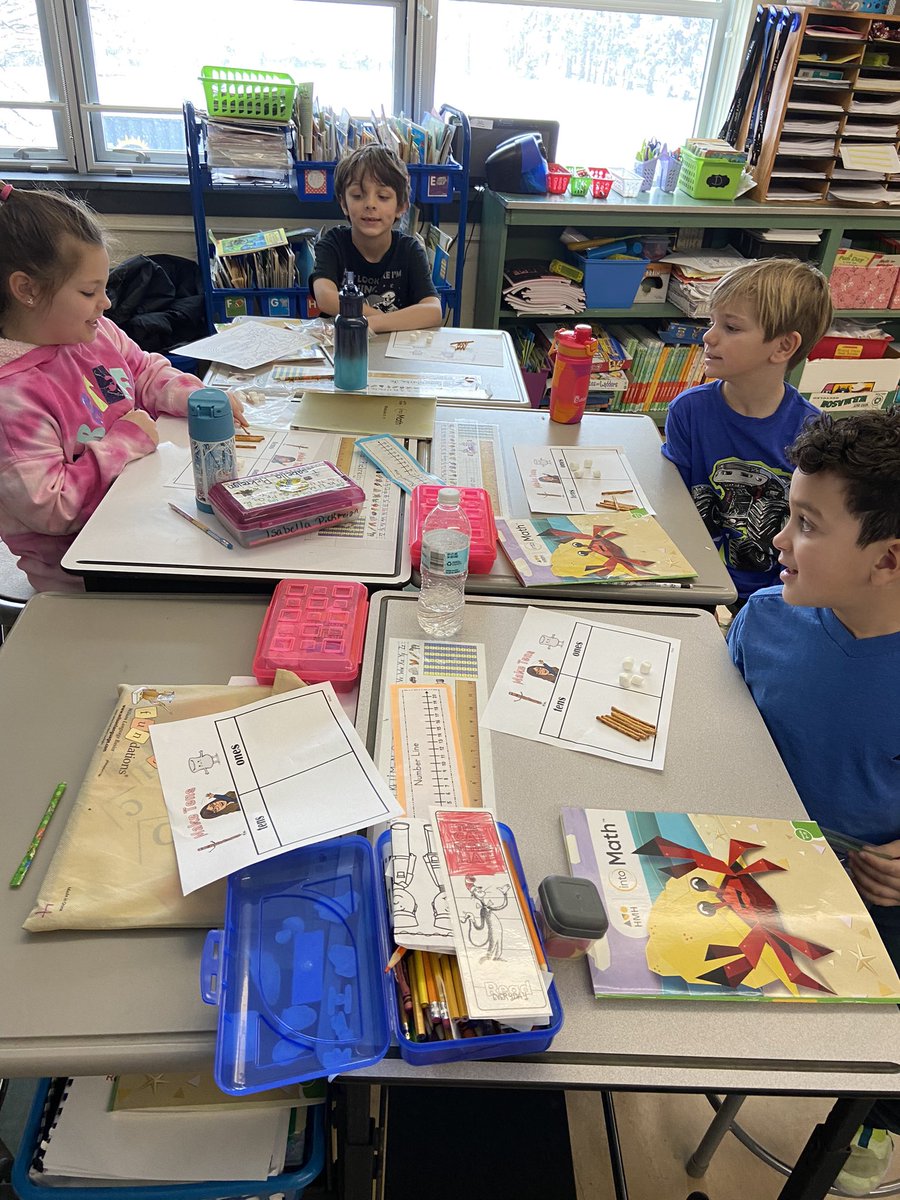 PremoApremo2's tweet photo. Place value practice using pretzel sticks for tens and mini marshmallows for ones!  (Thanks Mrs. Crossman!) https://t.co/KBVK0f8HYk