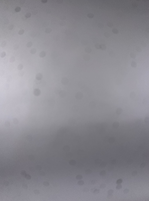 NicolasCatard's tweet photo. Le SAV chez Apple. Thread↓↓

Hier je j'aperçois d'un problème sur la caméra de mon iPhone 14 Pro Max que je n'avais pas remarqué avant. Regardez ce que ca donne quand je prenais un fond blanc (dans mon studio). Des taches dégueus, et pourtant mes objectifs sont ultra nickels. https://t.co/jcEyyLTQgv