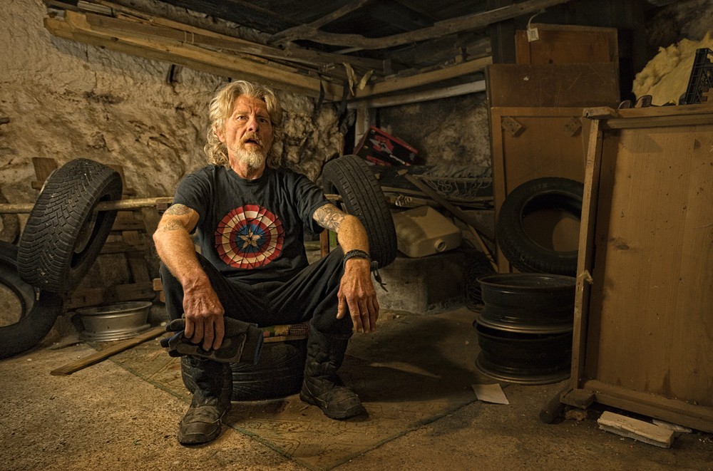 My first video spot is out! For the legendary band "GRAD"! My first role as director, camera &amp; DOP!

Take a look! 

youtu.be/kVNFvakOHTs

#grupaGRAD