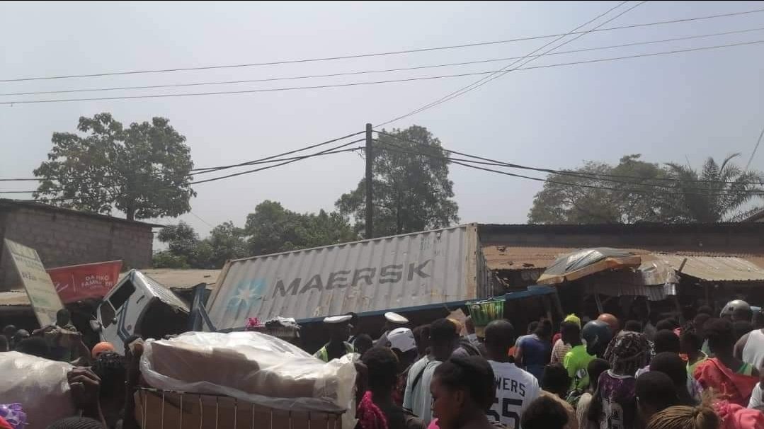 _SaLoNepIkiN's tweet photo. All transport vehicles carry containers etc should be checked every 3 months #SLRSA to minimise risk of ACCIDENTS. https://t.co/RHVaapQdwI