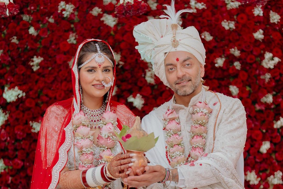 @kaur_dalljiet & Nikhil Patel look adorable as they twin in white on their special day. 😍 Congratulations to the newlyweds ❤️ #Koimoi #Dalljietkaur #NikhilPatel