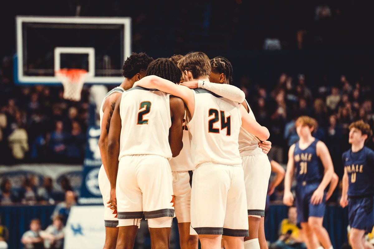 Rupp_Arena's tweet photo. The stage is set. Only four teams remain. Woodford County and Warren Central, Fredrick Douglass and George Rogers Clark will battle it out to head to the Boys @KHSAA State Championship.
📸: @loganIII https://t.co/raylLDlxnq