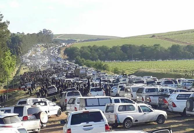 Man’s NOT Barry Roux tweet media