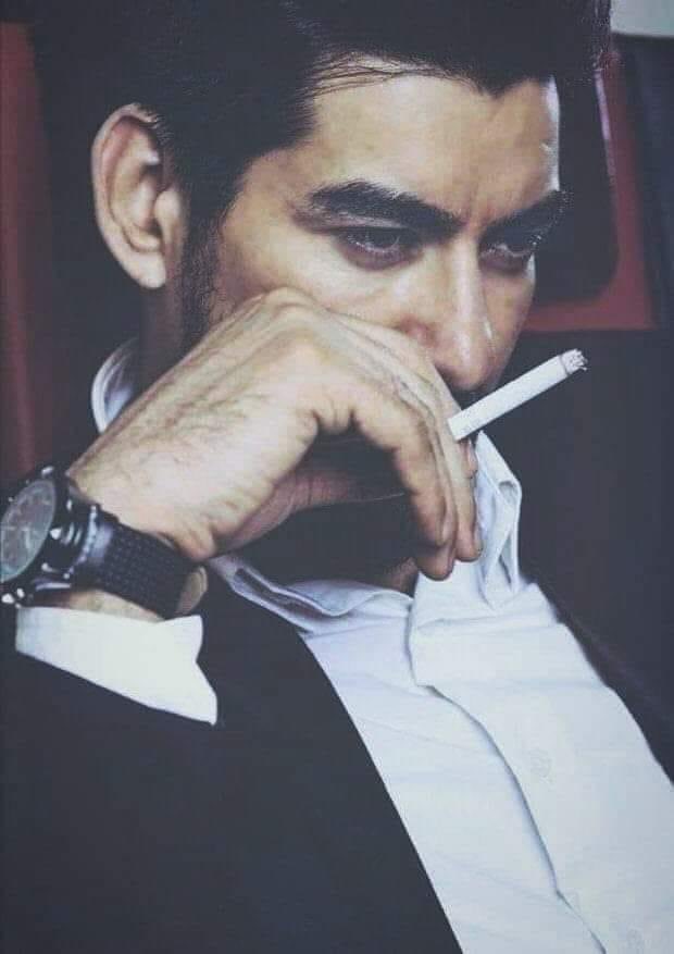 Log dil me bade pyar se bas jate hain 

   Lekin 

Nikalte dil Tod kar hi hain 🥀🌷🌷🌷💓💓💓💓

                 #kamil💗