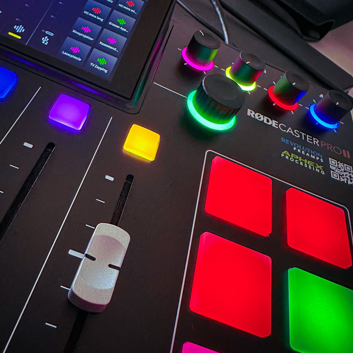 heldenchaos's tweet image. Time for #Podcasting! 📻 ❤️
#rode #rodecasterpro2 #heldenchaos
