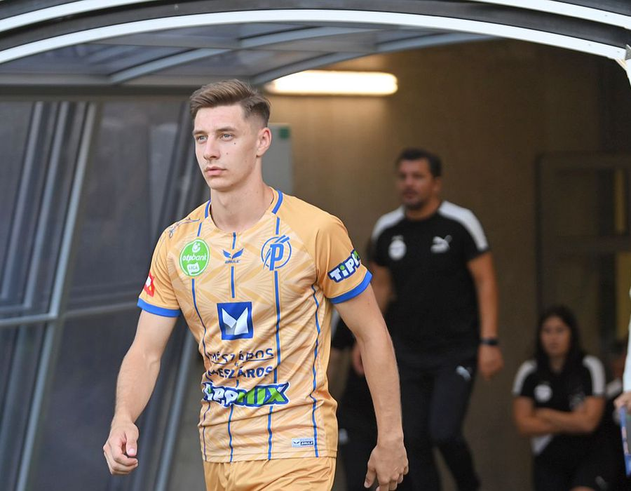 🕵️Talent of the Day⭐️

Marius Corbu
Age: 20
Citizenship: 🇷🇴
Club: Puskás AFC
Position: CAM-SS
Foot: Both
Strengths: Dribbling, Shooting, 1V1, Finishing, Work Rate, Vision, Ball Control
Potential: 7.5/10

#scouting #Corbu #PuskasAcademia #Romania #talentscouting