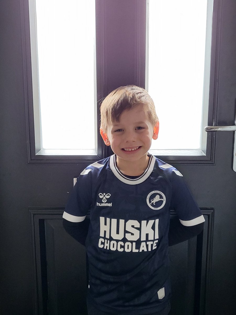 Paul1MFC's tweet photo. @MillwallFC My boys first game at the Den today. He's had me up since 6 this morning. Hopefully get the win today. His favourite player is @tombradshaw92 and desperate for him to score 👍. Come On You Lions!!! Miiiiiiii https://t.co/vJtZz1djKO