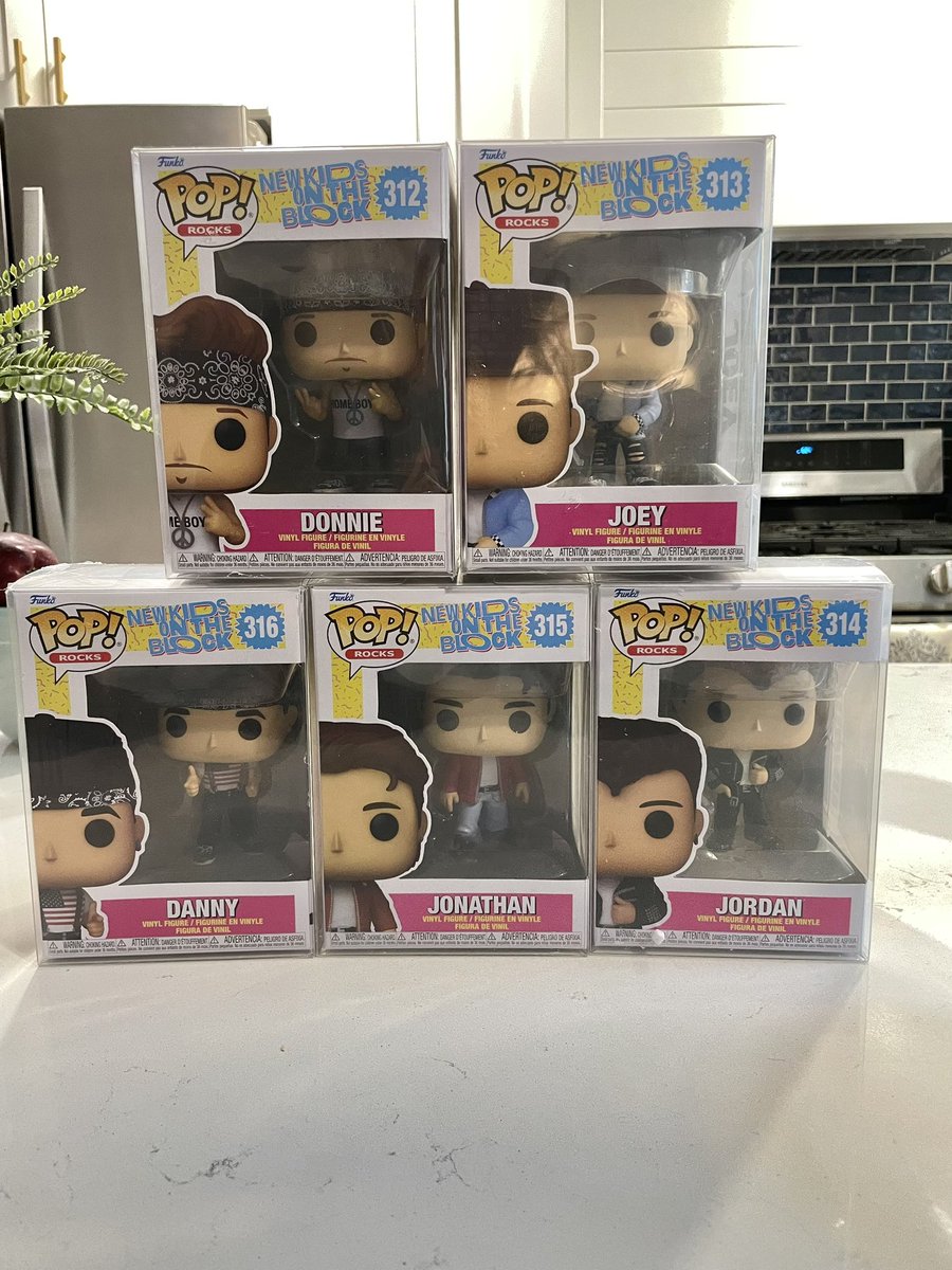 Only1Sable's tweet image. You know he's a keeper when he surprises you with these beauties on our anniversary! :) @NKOTB @DonnieWahlberg @joeymcintyre @dannywood