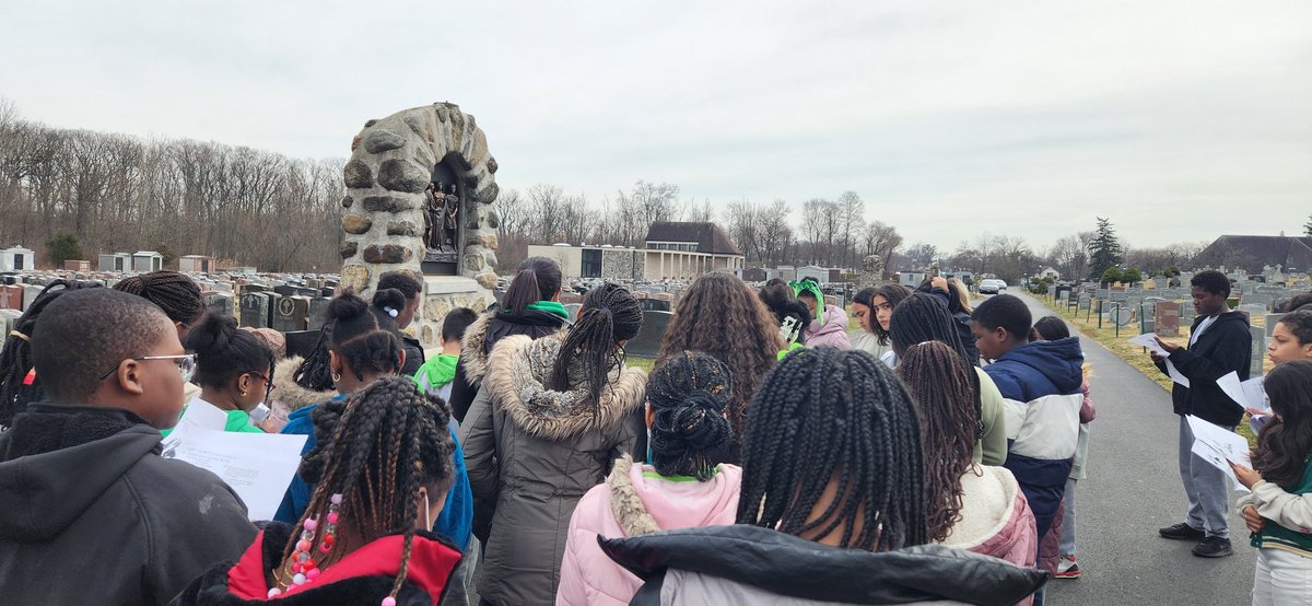 DocAdam54's tweet image. 5th and 7th are praying the stations for Lent.