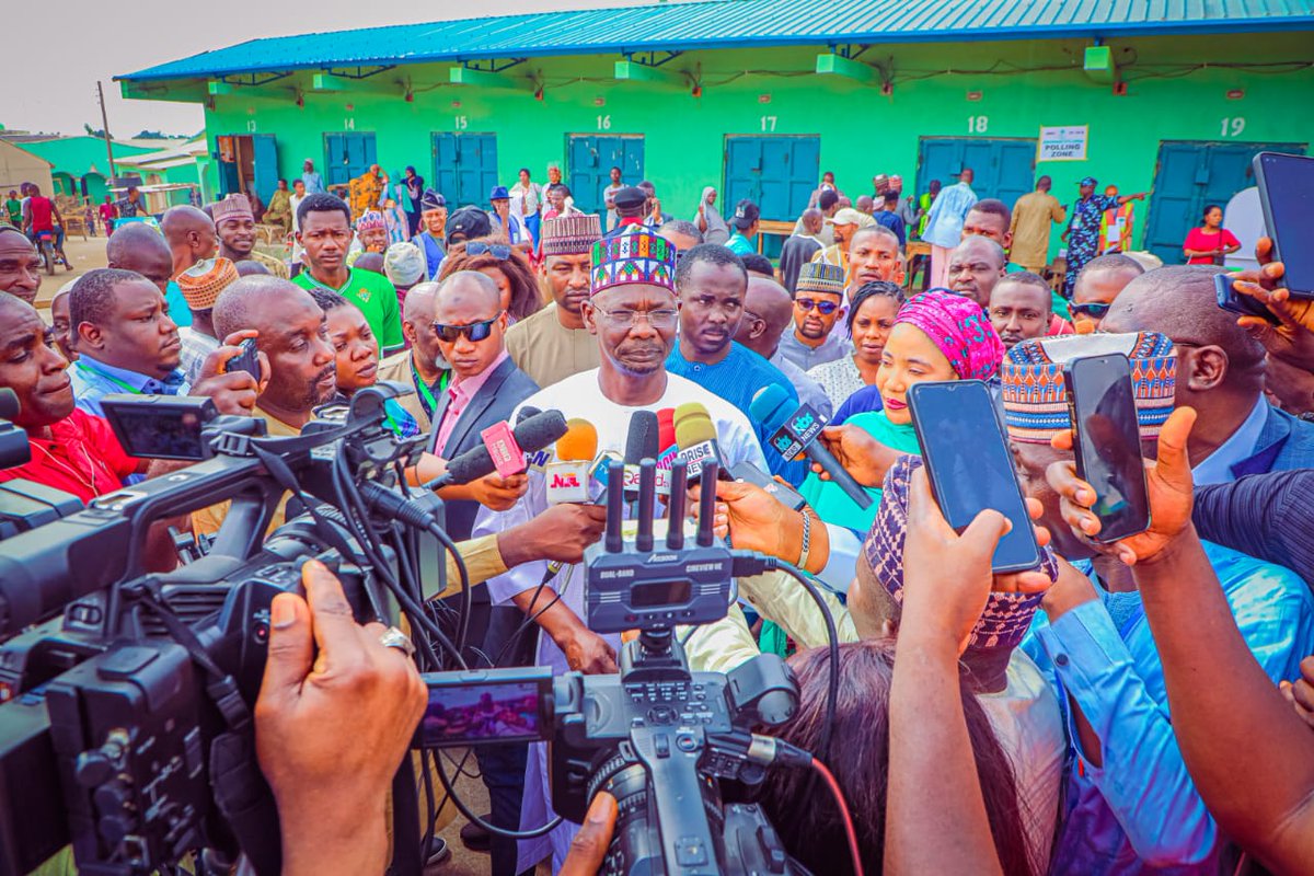 govaasule's tweet photo. His Excellency, Engr. Abdullahi A. Sule cast his ballot for the Governorship and state Assembly election at polling Unit 002 Gudi motor park, Akwanga LGA. 

Her Excellency, wife of the Governor Hajiya Farida Abdullahi Sule also voted at the same PU. 

Saturday, 18th March, 2023 https://t.co/1EcrIrtFAK