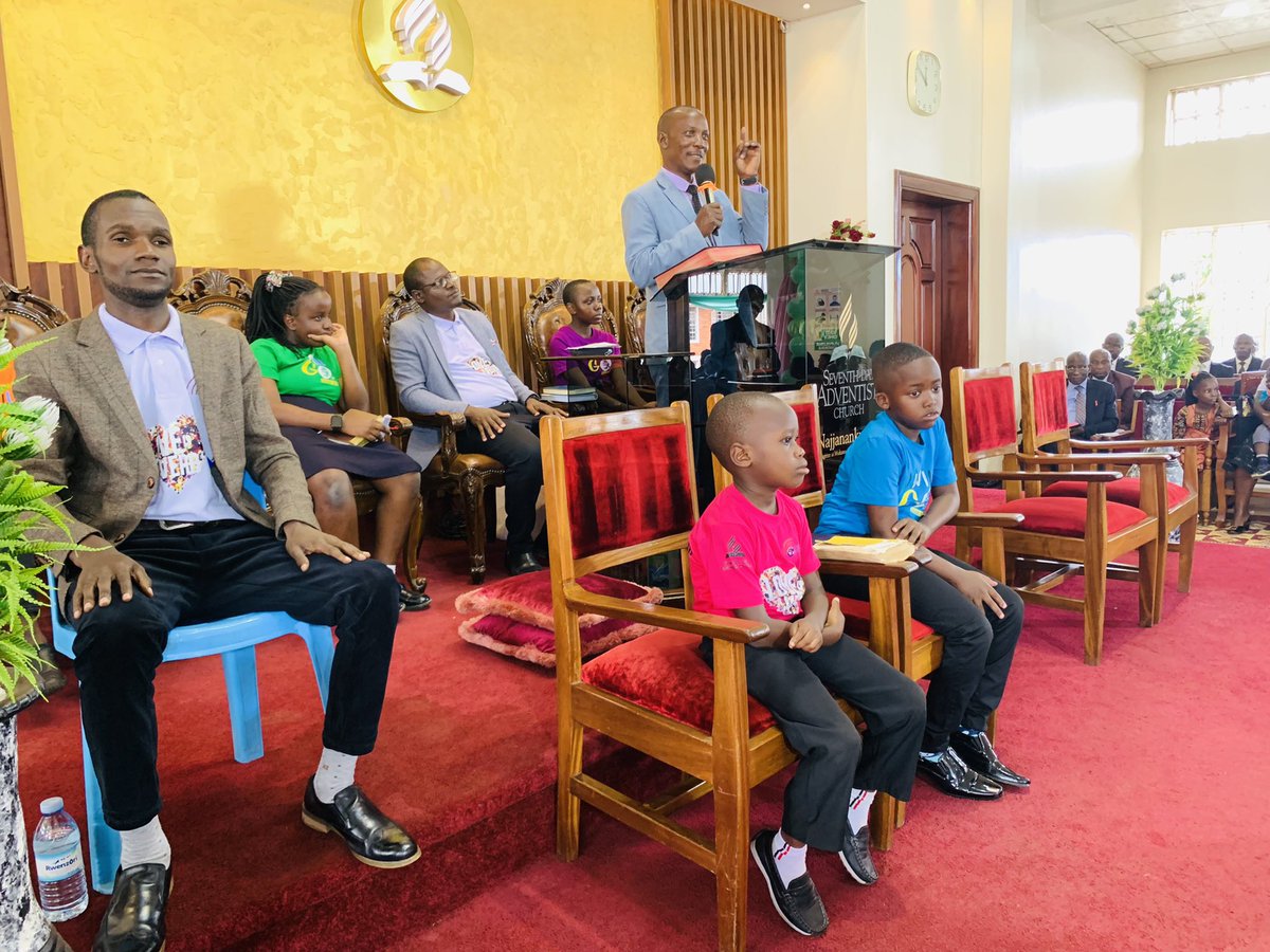 sdanajja_ch's tweet photo. #GYD23 #HappySabbath Day one
PREACHER:Mr.Katongole Richard THEME:LOVE IS A VERB
NOTE: A verb is a doing word therefore when we say that “Love is a verb” we should then show it and express love in what we do and in our daily lives .
#ChildrensSabbath https://t.co/MmVQtTU0RW