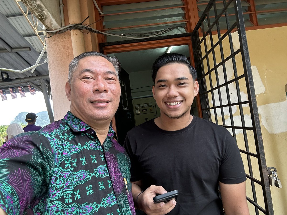 ArifKB9's tweet photo. Watak berbeza tapi berjaya👍 https://t.co/Yl7WurJcfs