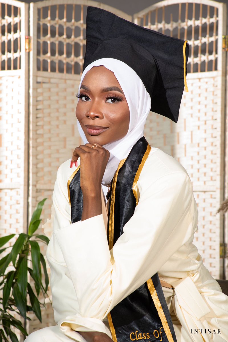 FatimaSey_Jatta's tweet photo. Legum Baccalaureus (LLB) ⚖️✅ 
BL ⏳ 
Only through the mercy of Allah.
Fatima Kelepha Jatta!❤️ https://t.co/N5WbVxTWMJ
