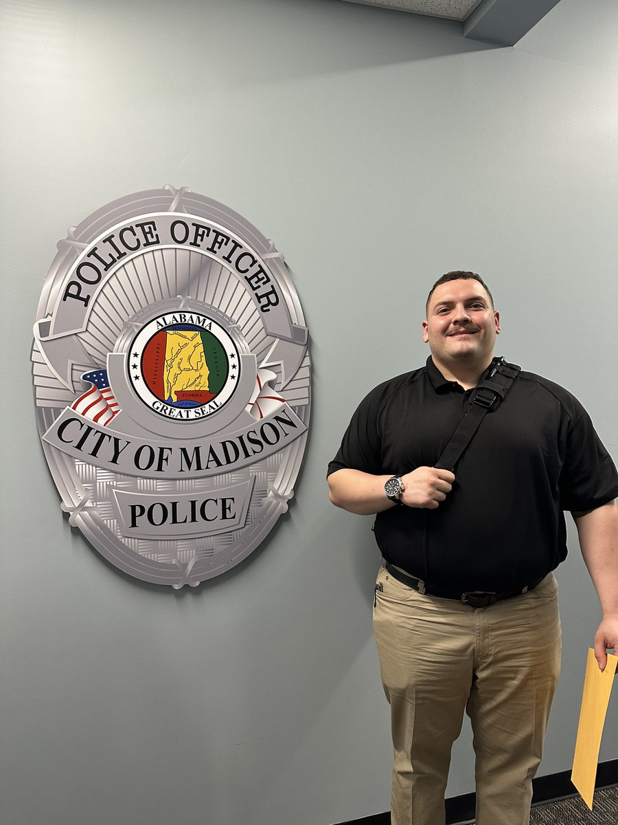 mike_lucente67's tweet photo. Congratulations to my son Mike, he is now a sworn Police Officer in the city of Madison. Couldn’t be more proud! https://t.co/XczqwQGI32