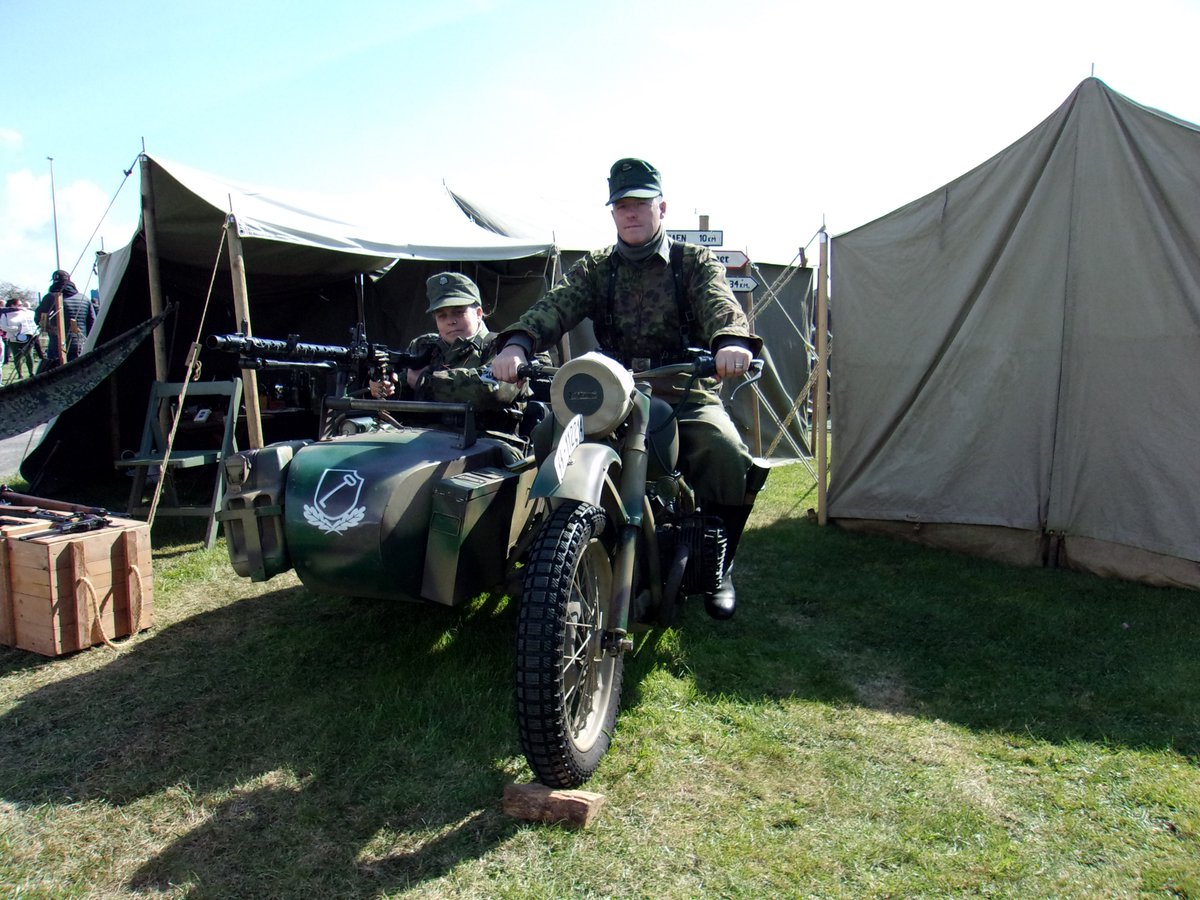 HeliCollections's tweet image. Join us and The Royal British Legion on Saturday 1st and Sunday 2nd April for an action packed WWII weekend including a classical concert, wartime singers, remembrance service, veterans parade, tank, halftrack, open cockpits, trade stalls and loads of re-enactors to meet !!