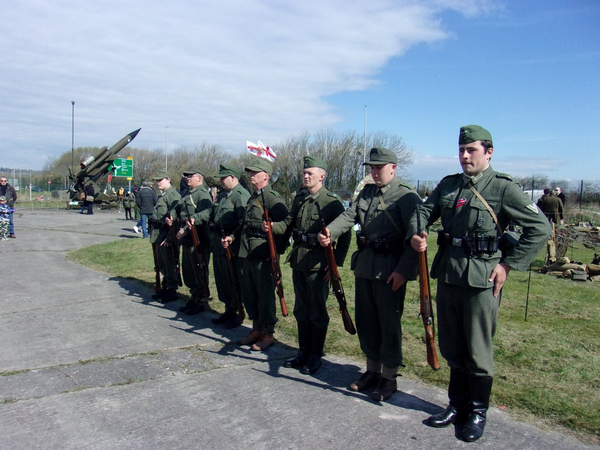 HeliCollections's tweet image. Join us and The Royal British Legion on Saturday 1st and Sunday 2nd April for an action packed WWII weekend including a classical concert, wartime singers, remembrance service, veterans parade, tank, halftrack, open cockpits, trade stalls and loads of re-enactors to meet !!