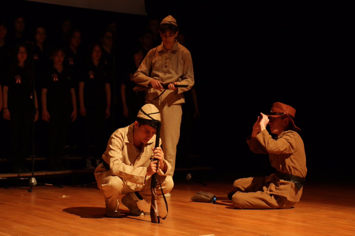 RUHUMUZDA VAR❗️
ÇANAKKALE! 🇹🇷🇹🇷
📌Oratoryo

18 Mart #ŞehitlerGünü ve #ÇanakkaleZaferi'mizin 108. Yıl Dönümü Kutlama Programında, Menteşe Türkiye Odalar ve Borsalar Birliği Fen Lisesi öğrencileri tarafından “Çanakkale Ruhumuzda Var!” temalı oratoryo sergilendi. 

<a href="/tcmeb/">Millî Eğitim Bakanlığı</a> <a href="/emrecay55/">Emre ÇAY</a>