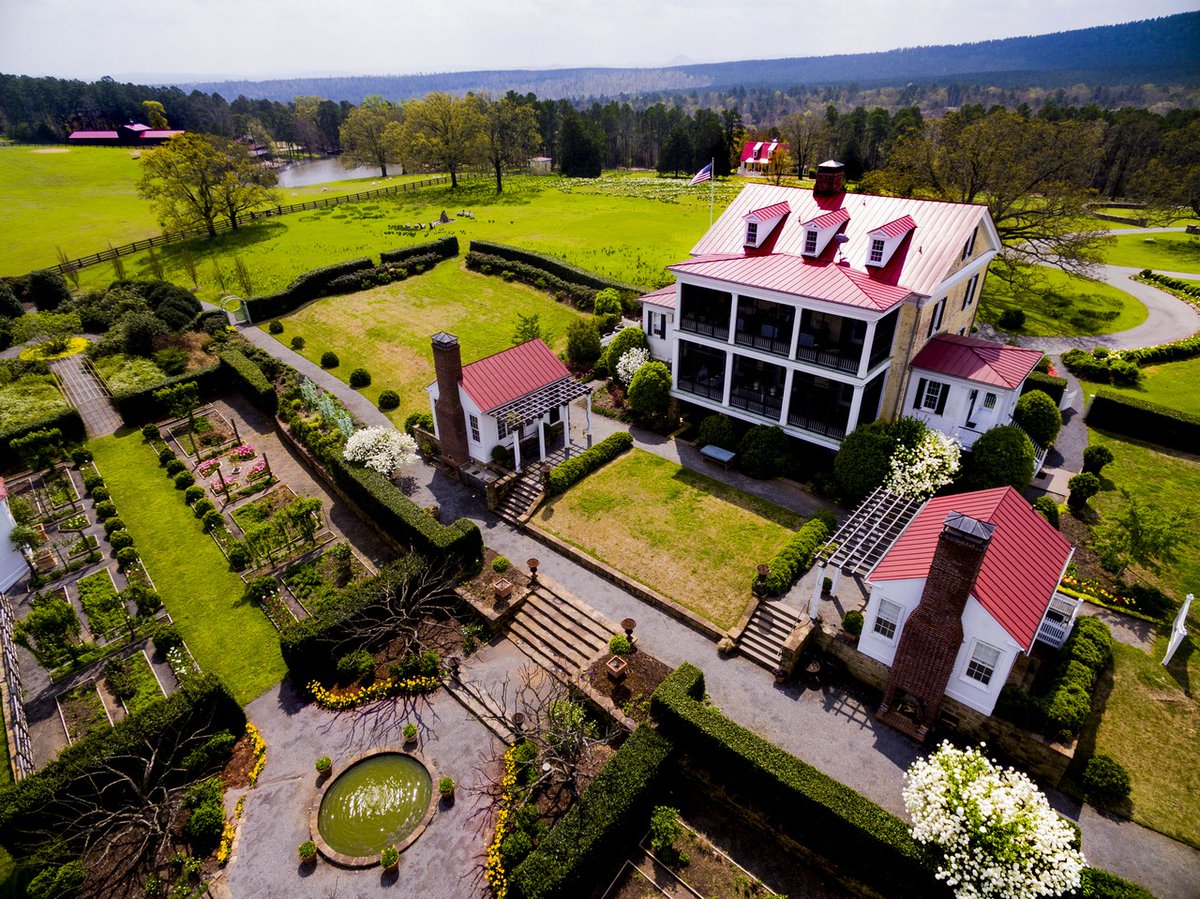 P. Allen Smith tweet media