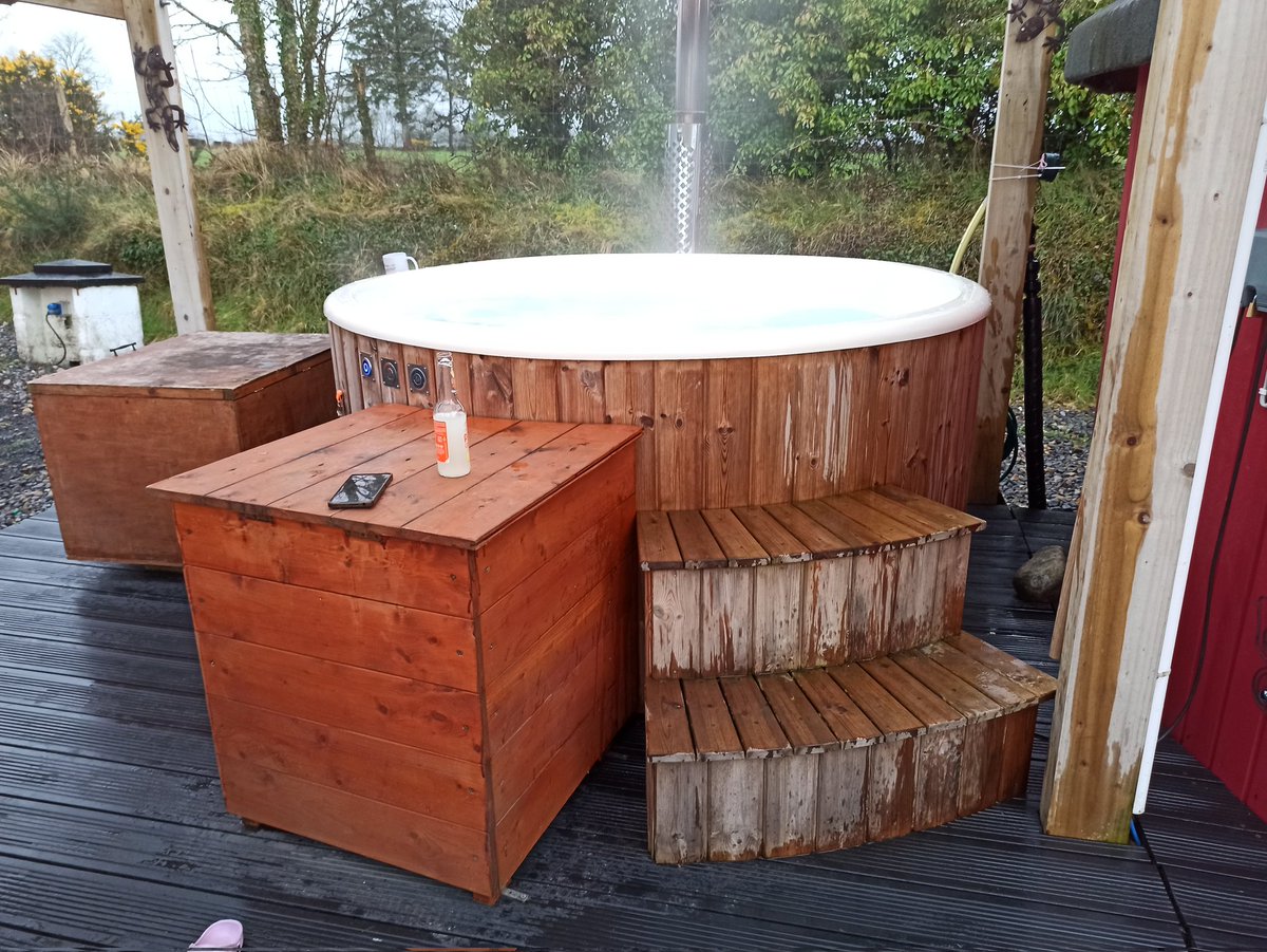 Blog_Ireland's tweet image. Happy St. Patrick's Day🍀

昨日は、グランピングでモンゴル式のヤートに泊まりました。

ダブリンからモンゴル人の宿泊客も泊まりに来ていてびっくり!!

色々モンゴルの生活スタイルを教えてもらえました。

ジャグジーも満喫できたので一生心に残る思い出です😌