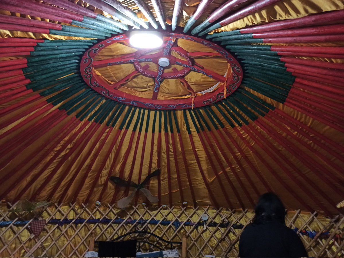 Blog_Ireland's tweet image. Happy St. Patrick's Day🍀

昨日は、グランピングでモンゴル式のヤートに泊まりました。

ダブリンからモンゴル人の宿泊客も泊まりに来ていてびっくり!!

色々モンゴルの生活スタイルを教えてもらえました。

ジャグジーも満喫できたので一生心に残る思い出です😌