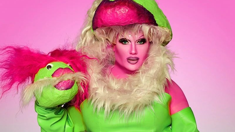 DailyDragle's tweet photo. No soy perra, no soy gata... she's @estrellaxtra! Were you able to guess her on yesterday's #dragle? ✨ Guess today's queen now: https://t.co/8Kxr17evmZ https://t.co/ElQ43JEMsr