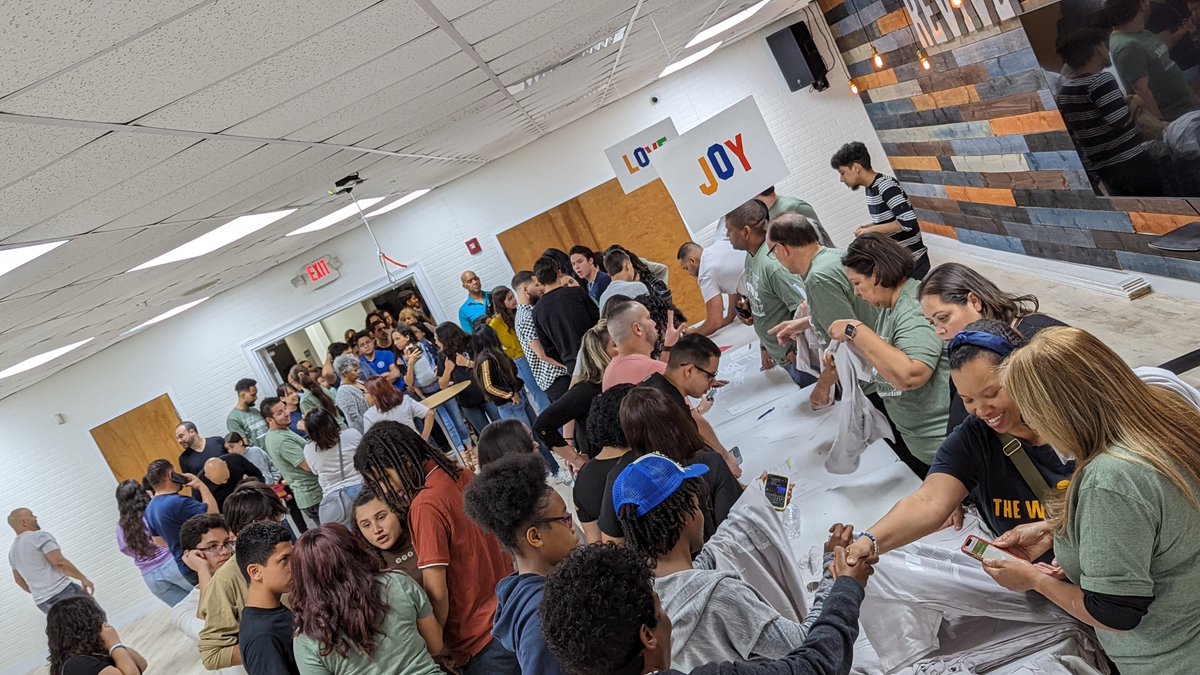 ACNugent's tweet photo. [1/2] Florida's Global Youth Day started at sunset Friday with hundreds of youth and young adults worshiping with #ElevationWorship and signing up for service projects at Revive SDA Church! 

#FLGYD23 #LoveIsAVerb @FloridaConf @FLyouthmin @GCYthMin @Youth2Serve @crisojnic https://t.co/vNbB9rnplf