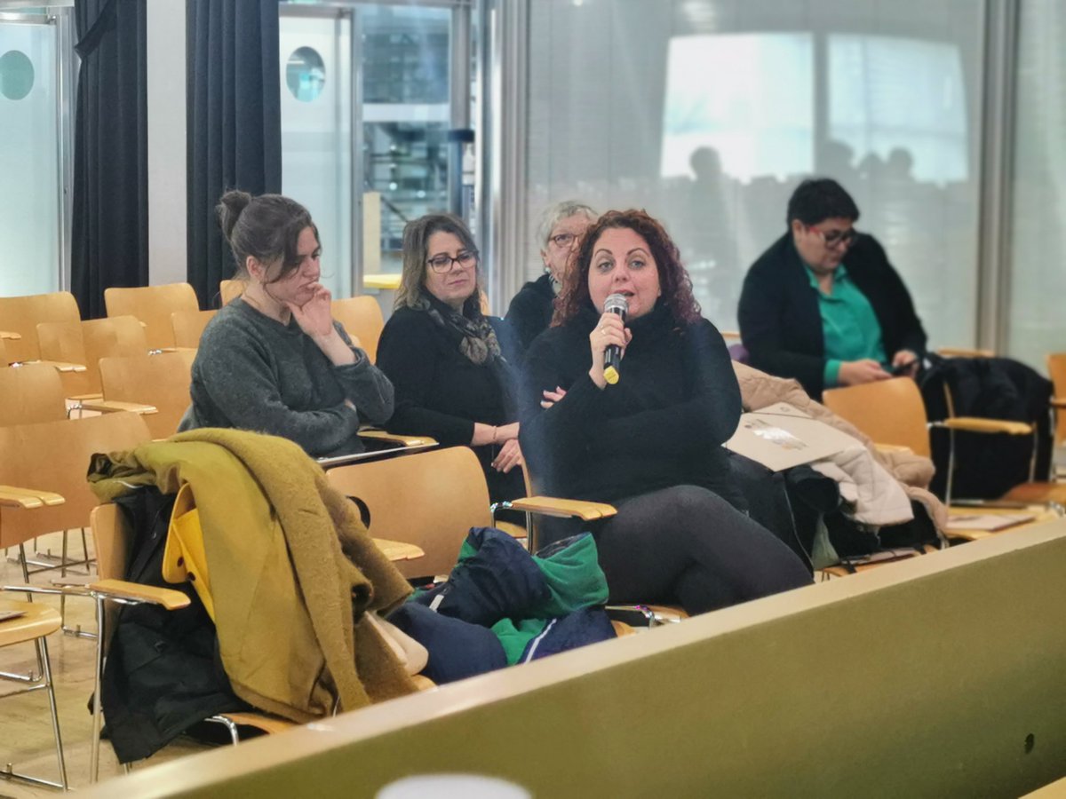 La "diversidad funcional" "discapacidad" puede estar presente en la vida de cualquiera en cualquier momento, no podemos vivir de espaldas a esta realidad. María destaca las palabras de Marta en el documental <a href="/QuererlaCrearla/">Quererla es crearla</a>