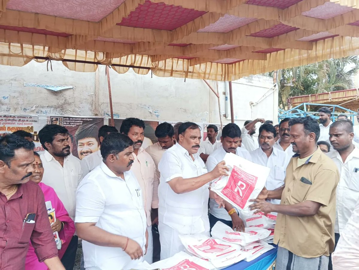 SUDHARSANAM_S's tweet photo. மாண்புமிகு தமிழ்நாடு முதலமைச்சர் கழக தலைவர் திரு.@mkstalin அவர்களின் பிறந்தநாளை முன்னிட்டு சென்னை வடகிழக்கு மாவட்டம் மாதவரம் தொகுதி சோழவரம் ஒன்றியம் பாடியநல்லூர் ஊராட்சியில் ஆட்டோ ஓட்டுனர்களுக்கு ஆடைகளை வழங்கினேன்.உடன் மீ.வே.கருணாகரன், கழக நிர்வாகிகள், கழகத் தோழர்கள் உடனிருந்தனர் https://t.co/RSJQWItkHR
