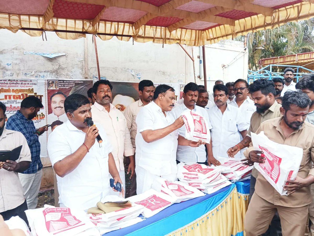 SUDHARSANAM_S's tweet photo. மாண்புமிகு தமிழ்நாடு முதலமைச்சர் கழக தலைவர் திரு.@mkstalin அவர்களின் பிறந்தநாளை முன்னிட்டு சென்னை வடகிழக்கு மாவட்டம் மாதவரம் தொகுதி சோழவரம் ஒன்றியம் பாடியநல்லூர் ஊராட்சியில் ஆட்டோ ஓட்டுனர்களுக்கு ஆடைகளை வழங்கினேன்.உடன் மீ.வே.கருணாகரன், கழக நிர்வாகிகள், கழகத் தோழர்கள் உடனிருந்தனர் https://t.co/RSJQWItkHR