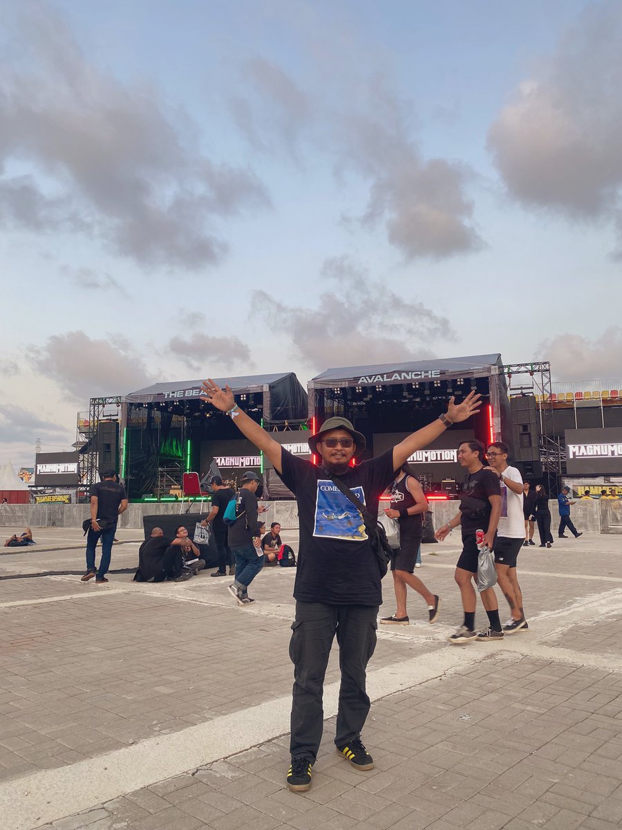 davidaprianto's tweet photo. hammersonic gilakkkk https://t.co/DdyJKglp5S