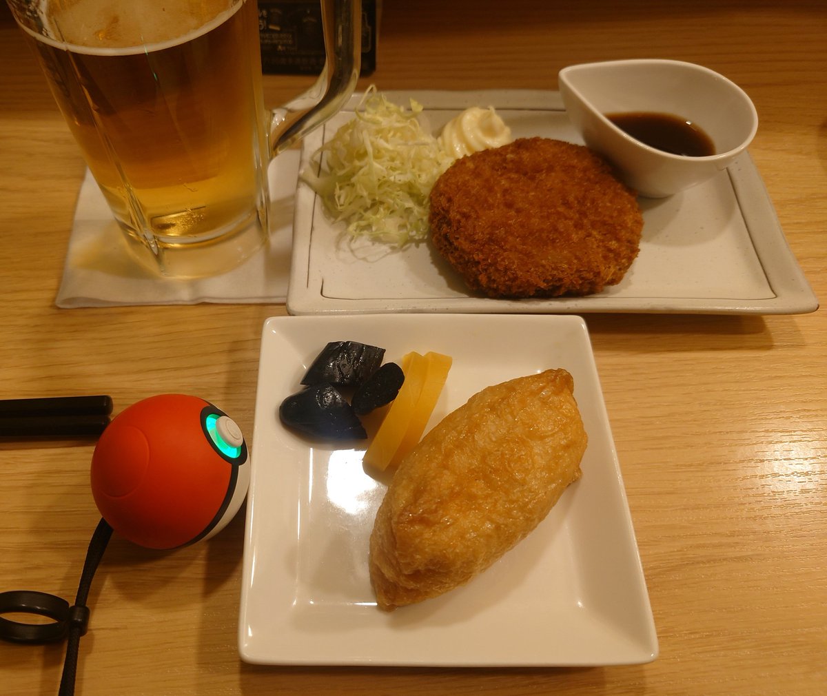 SEXY_GEORGE_'s tweet photo. 第1,993回 玉袋は普通サイズ😇
八戸市みろく横丁 屋台村
🌺おばんざい処 華🌺
玉袋じゃないwいなり寿司🤩
タコ唐揚げ🐙
芋焼酎梅入りクエン酸🥰
メンチカツw🤣
ユーホーキッチャーのプロ😂
#哀愁伝わりますか #みろく横丁 #おばんざい処華 #華 #屋台村 #いなり寿司 #メンチカツ #タコ唐揚げ #梅干し https://t.co/CWMDv0CHfn