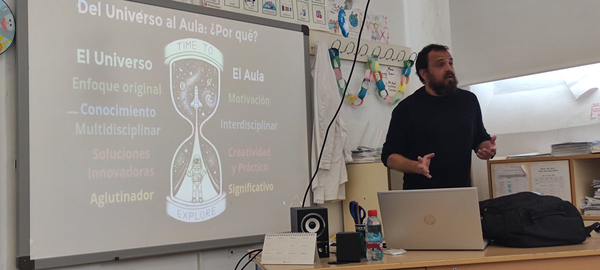 PaquiCara's tweet photo. Comenzamos tercer taller con @MasQCiencia Pedro Jesús Ramón Torregrosa . Viajar a Marte, toda una experiencia #eabe23 #IMPARABLES_EABE23 @ManoliFM https://t.co/2nQuoPIT5j